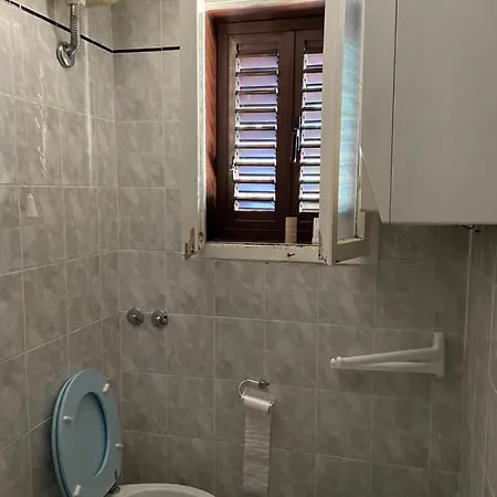 Casetta Bifamiliare Vicino Al Centro Trieste