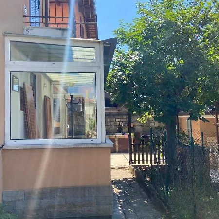 Casetta Bifamiliare Vicino Al Centro Trieste